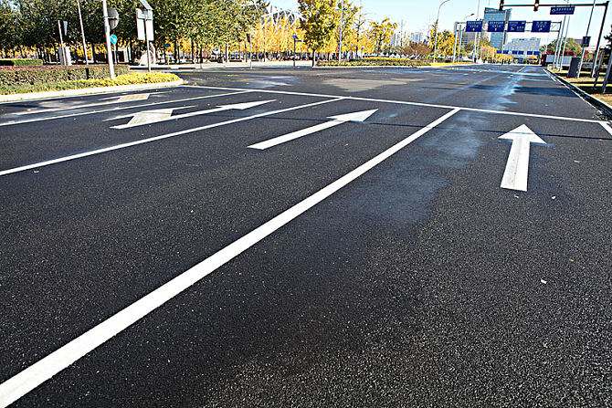 南京马路地标线